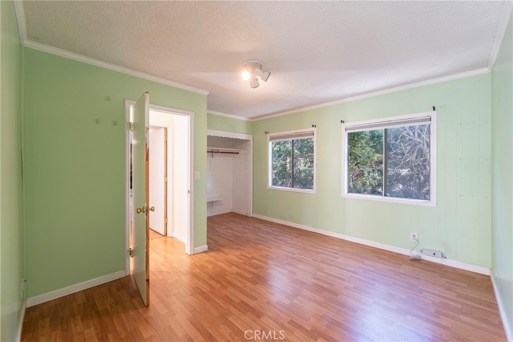 2104 Chestnut Avenue