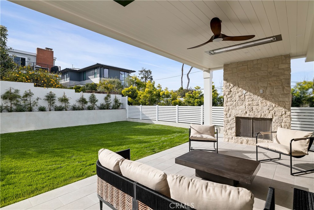 711 N Dianthus Street