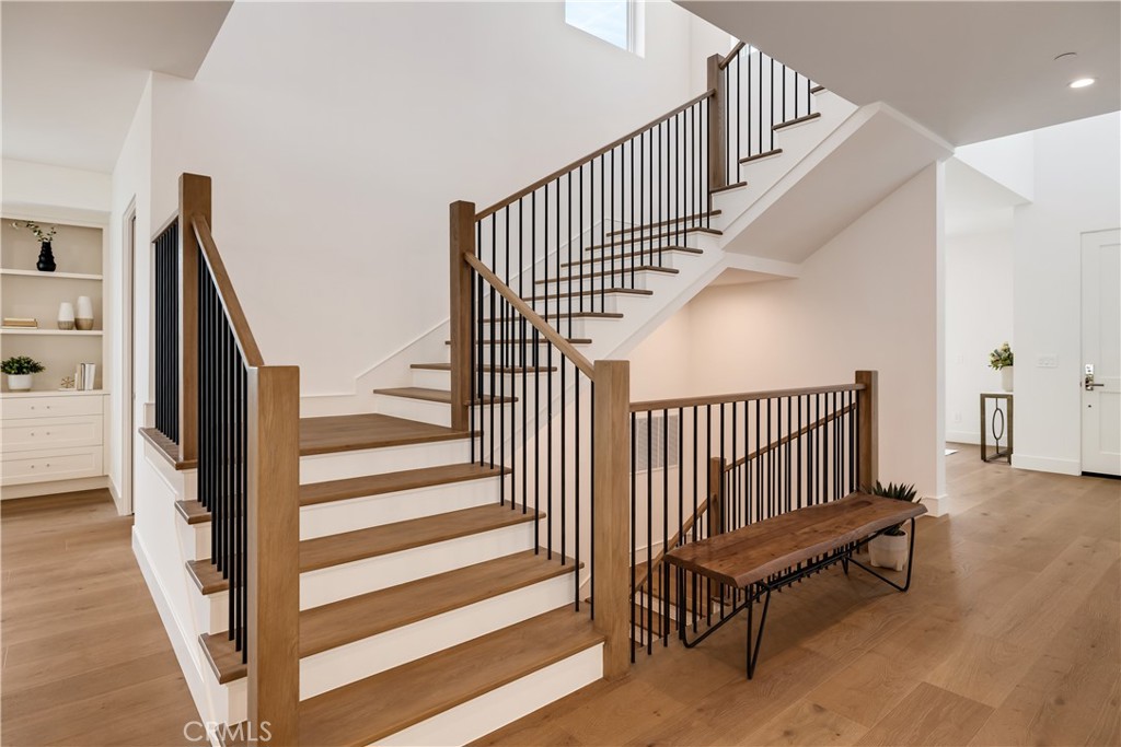 711 N Dianthus Street