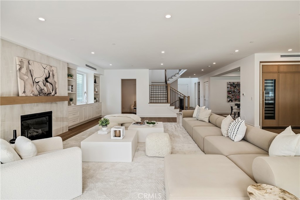 711 N Dianthus Street