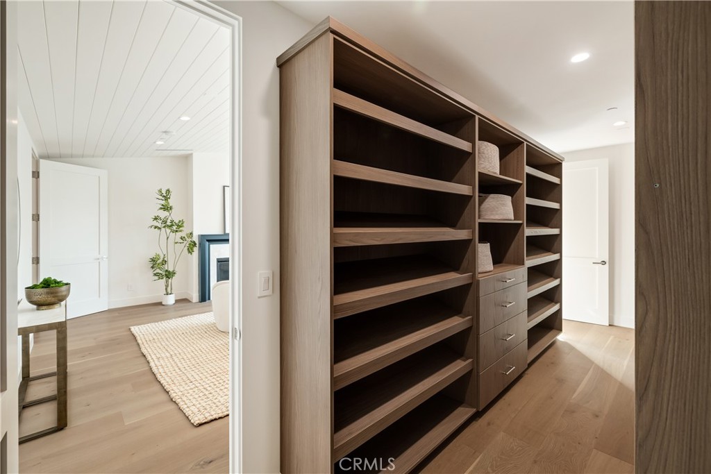 711 N Dianthus Street