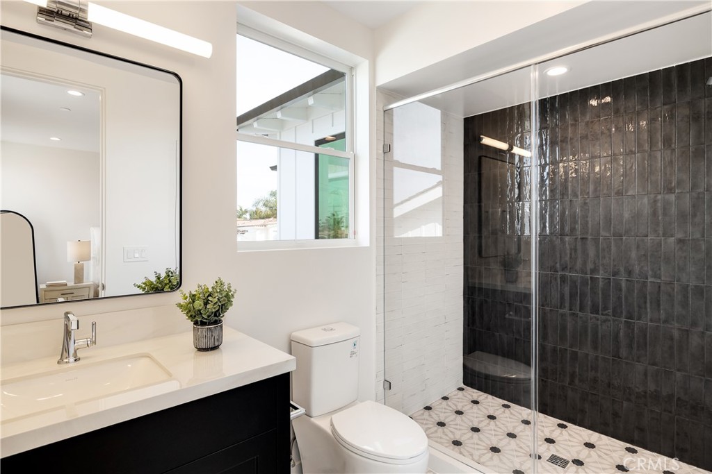 711 N Dianthus Street