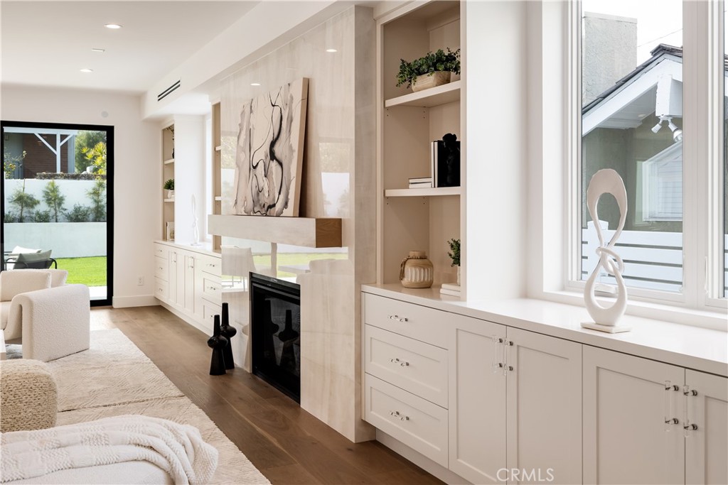 711 N Dianthus Street