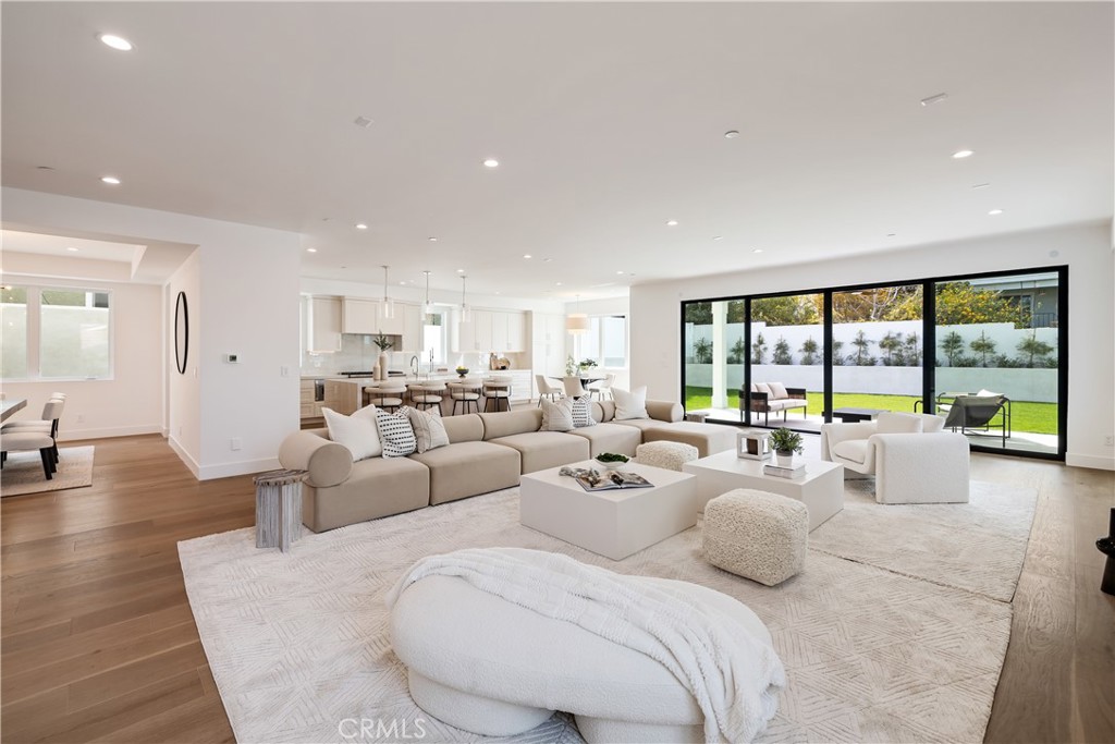 711 N Dianthus Street