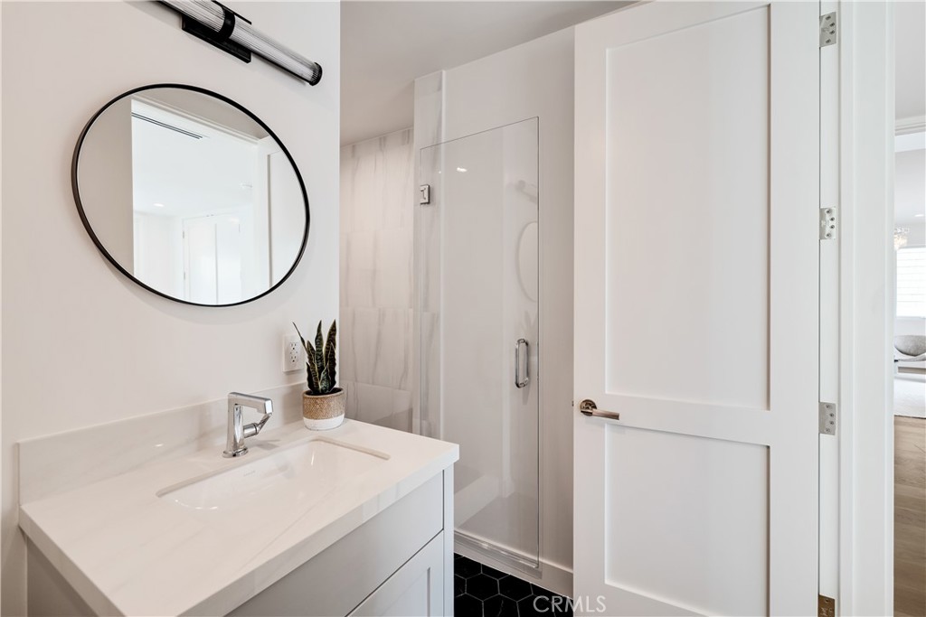 711 N Dianthus Street