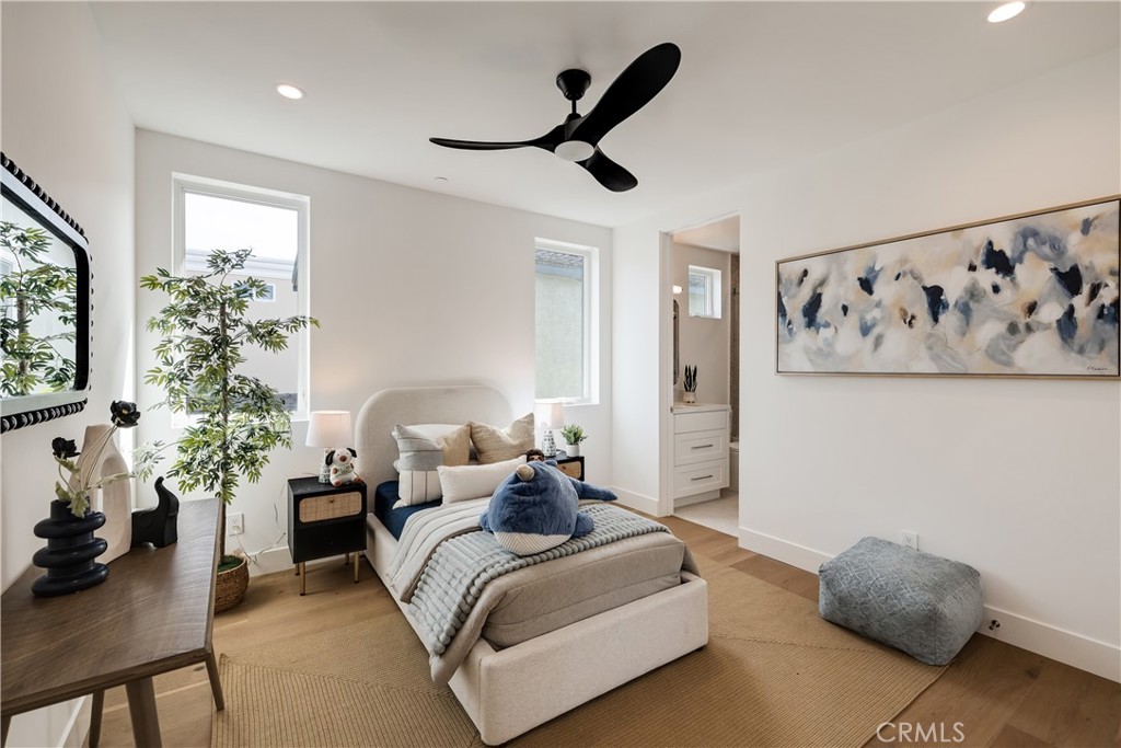 711 N Dianthus Street