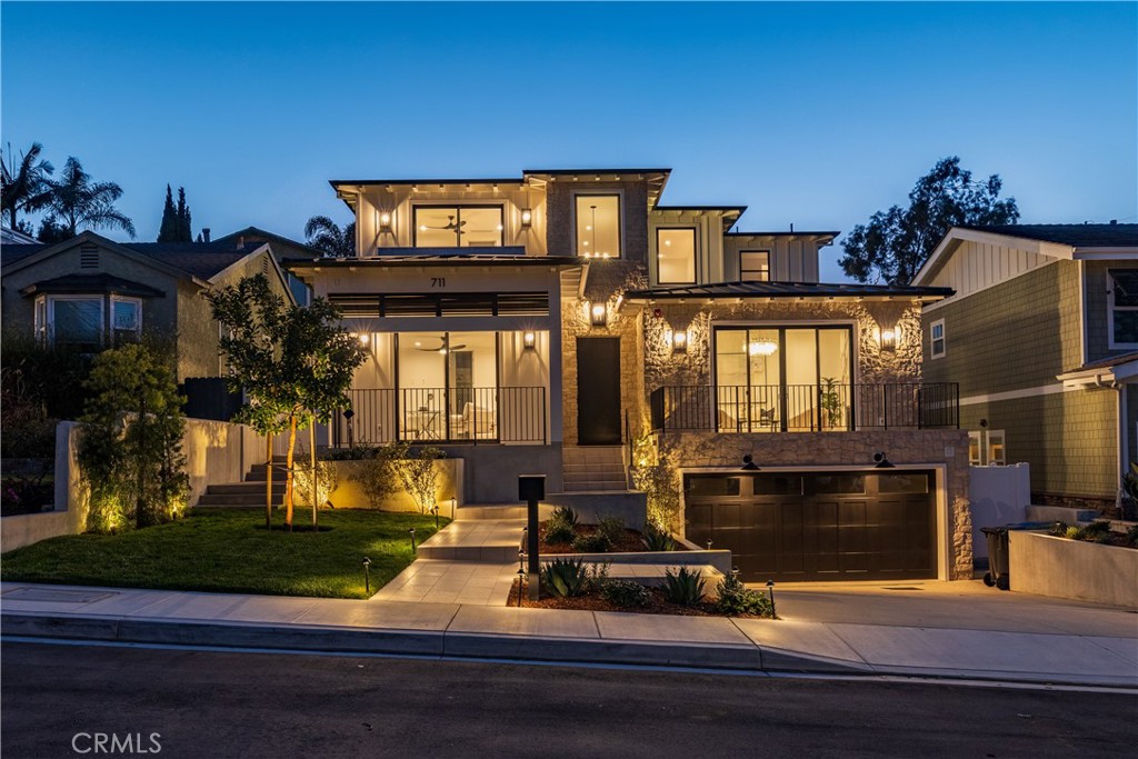 711 N Dianthus Street