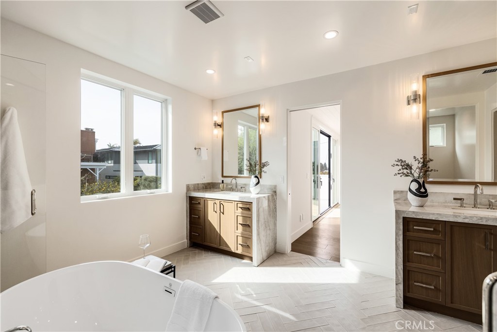 711 N Dianthus Street