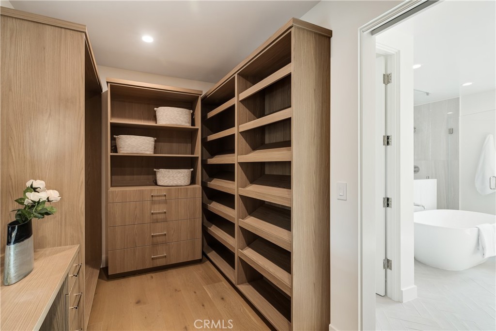 711 N Dianthus Street