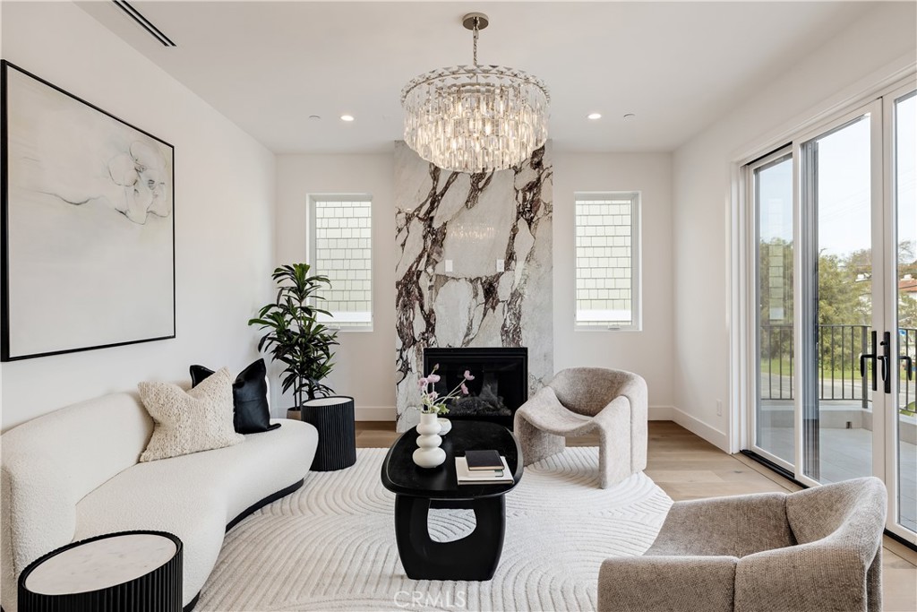 711 N Dianthus Street