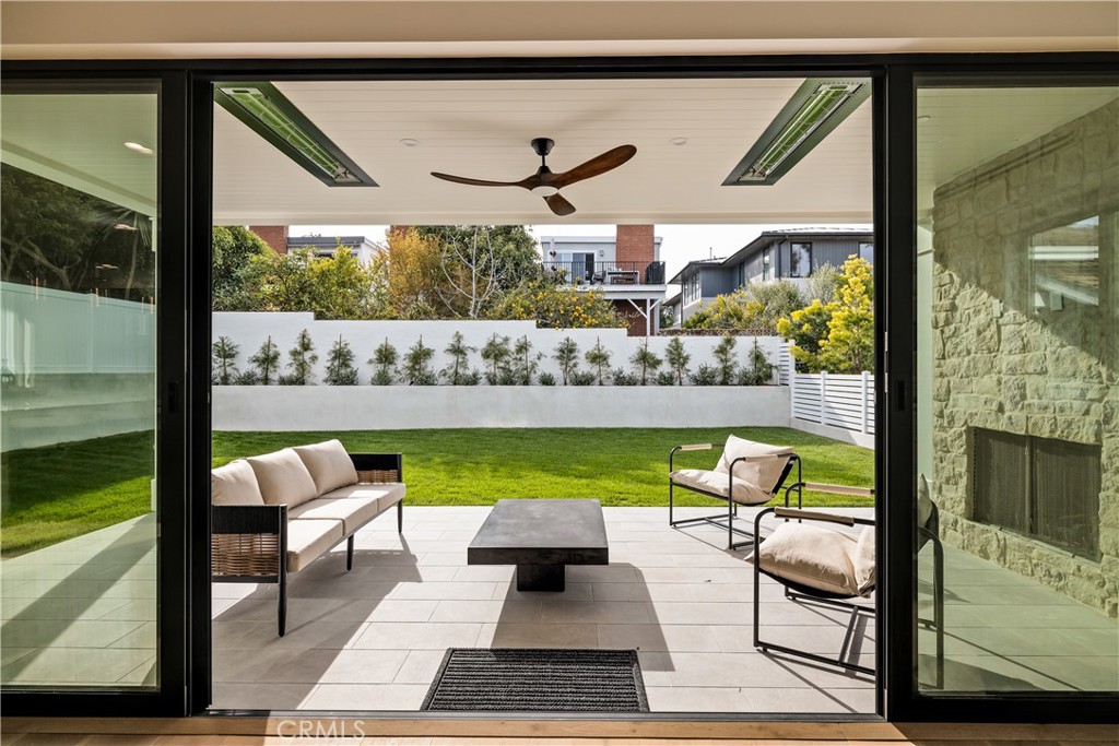 711 N Dianthus Street