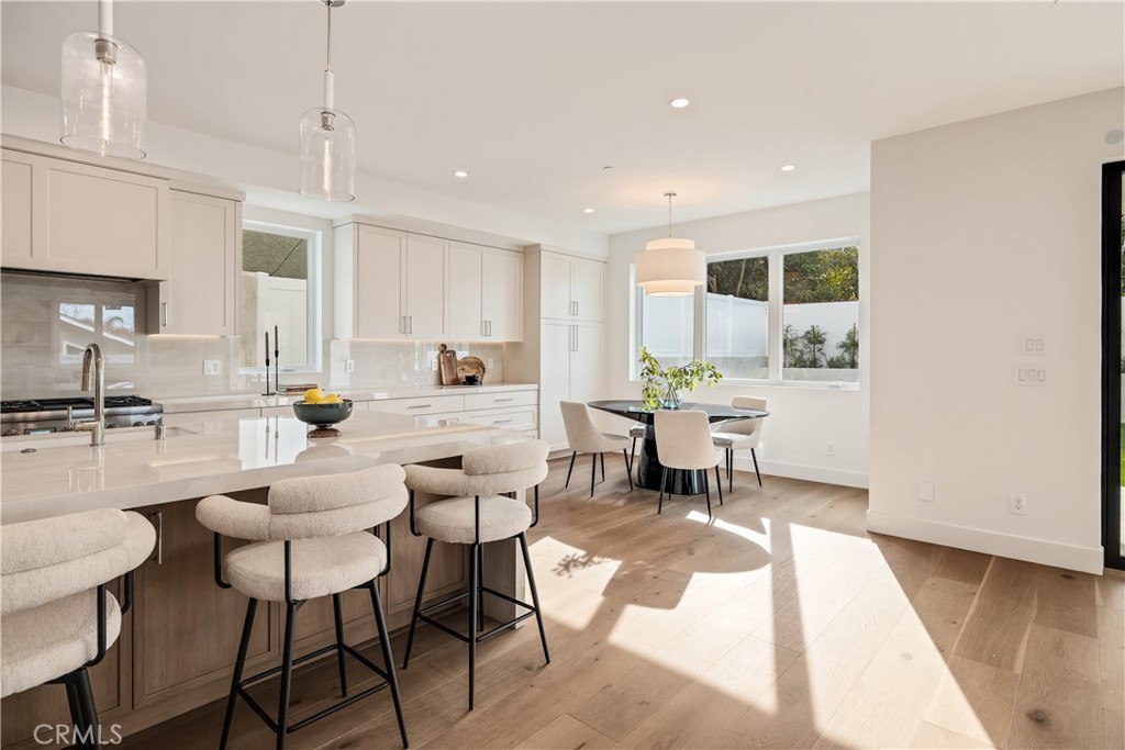 711 N Dianthus Street