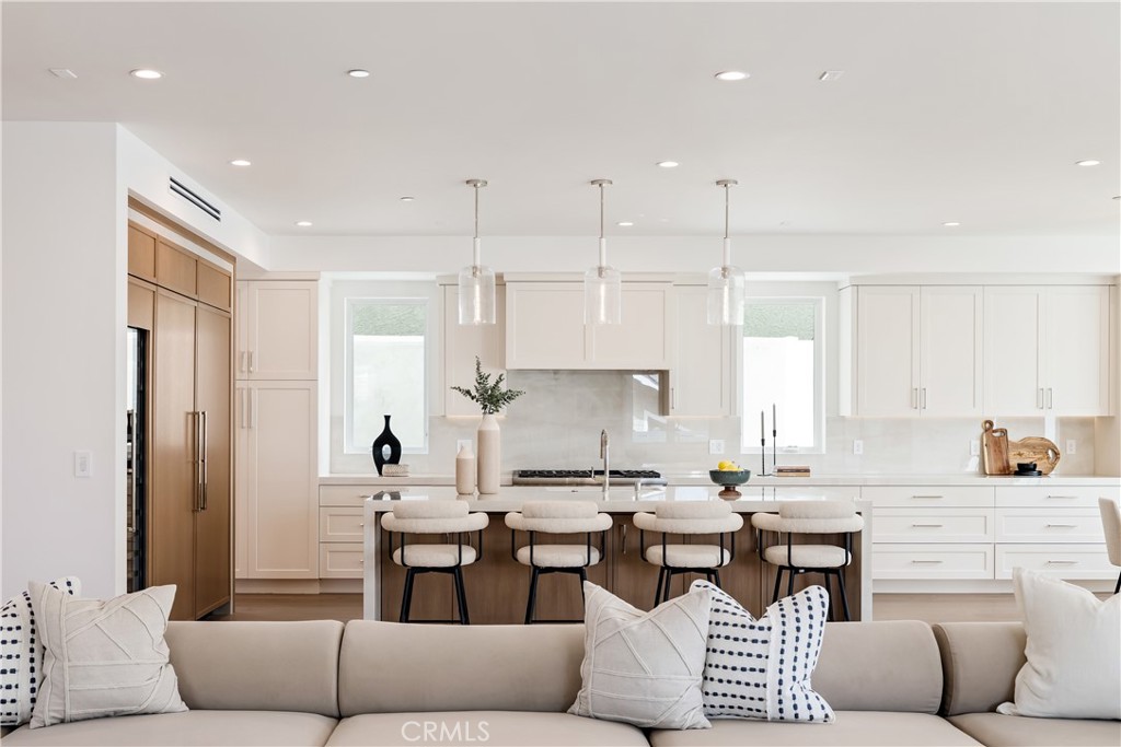 711 N Dianthus Street