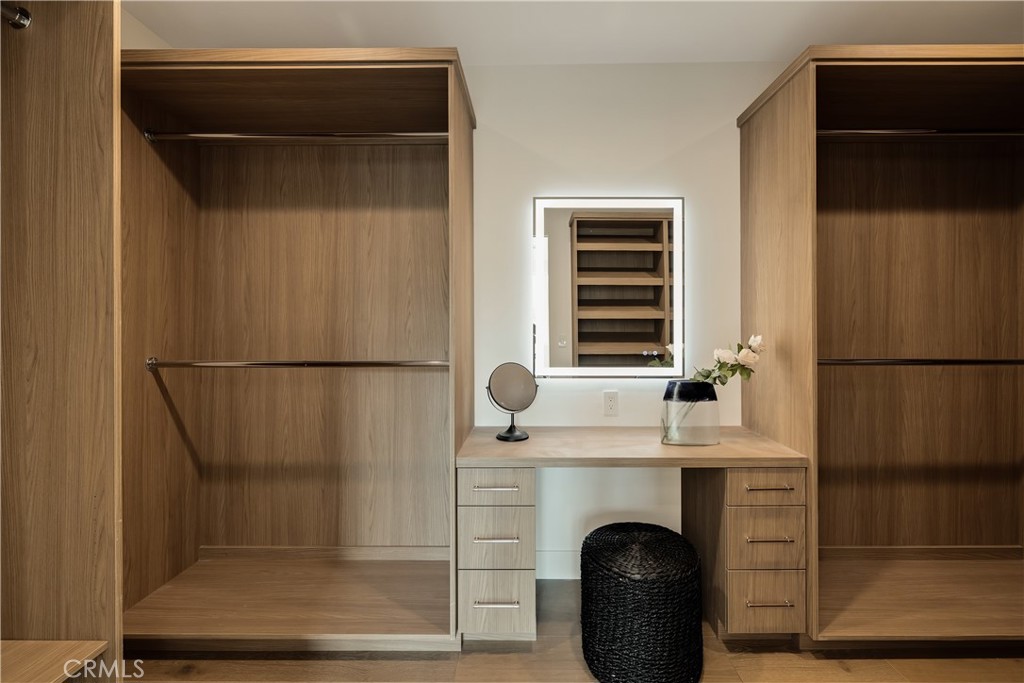 711 N Dianthus Street