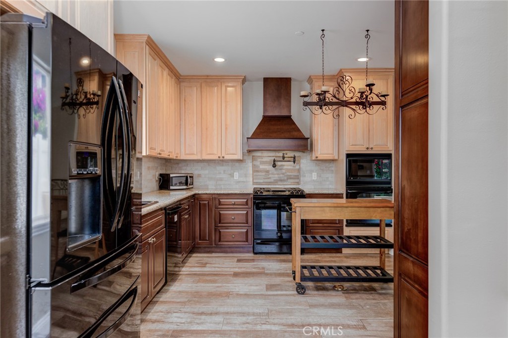 525 N Lucia Avenue B