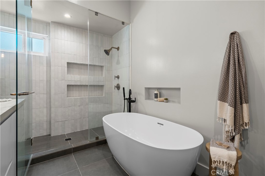 2716 Highland Avenue