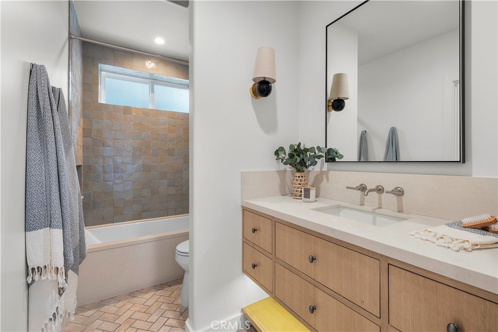 2716 Highland Avenue