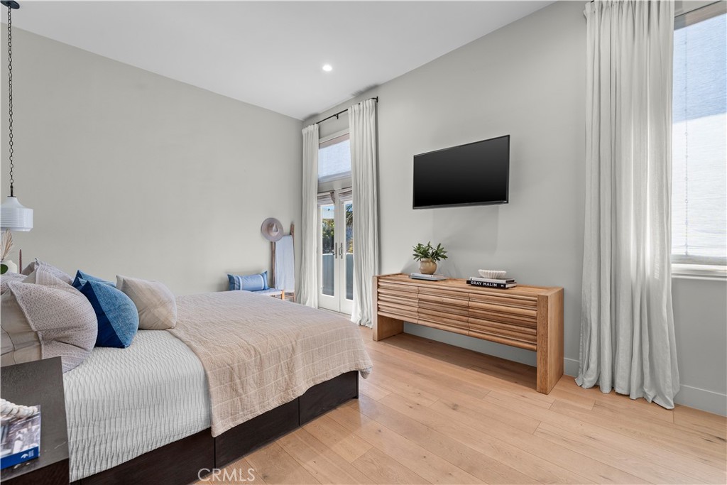 2716 Highland Avenue