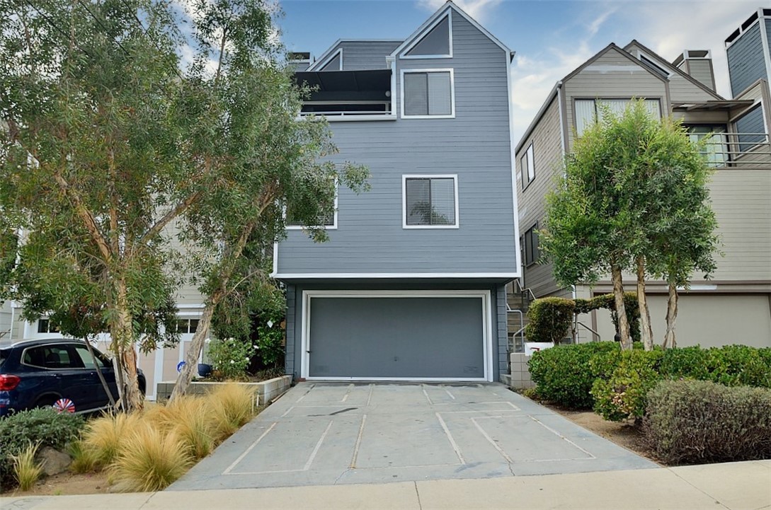 1743 Stanford