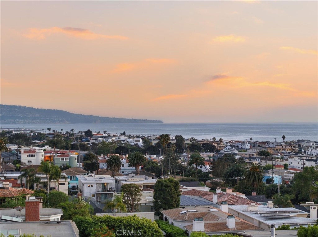 109 S Poinsettia Avenue