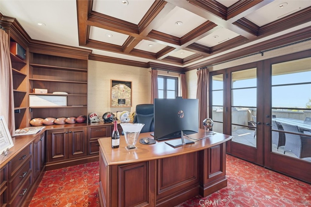 109 S Poinsettia Avenue