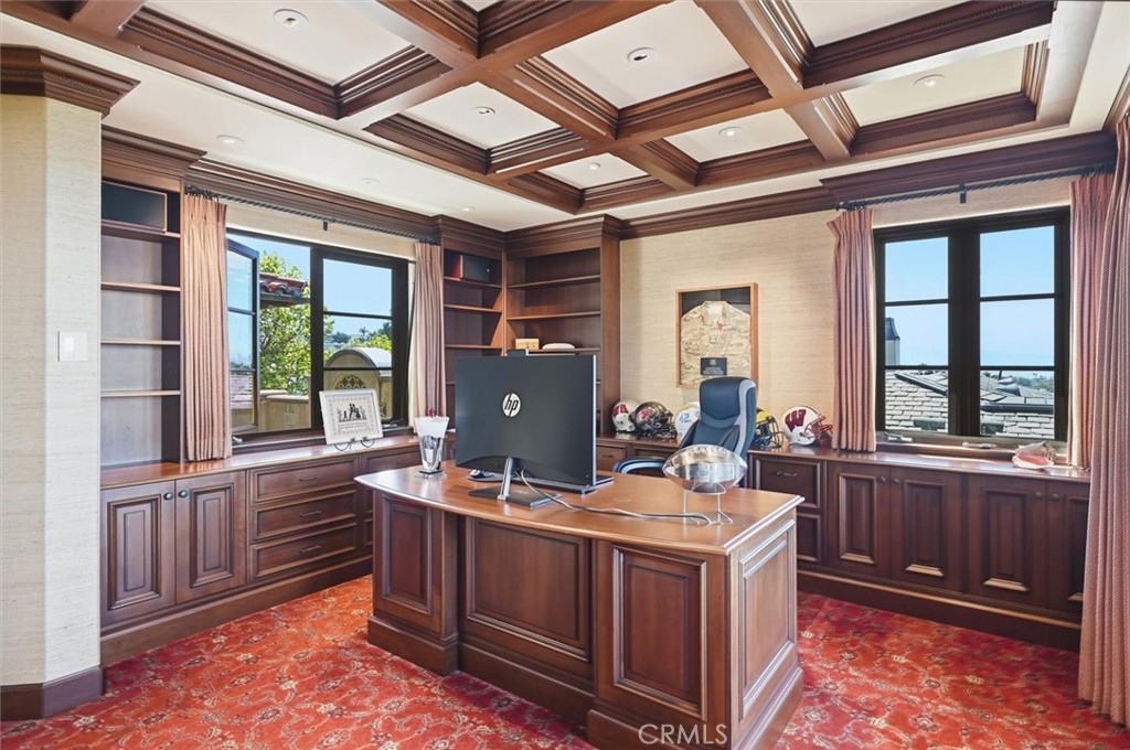 109 S Poinsettia Avenue