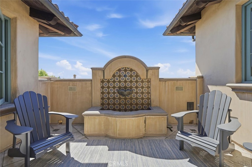 109 S Poinsettia Avenue