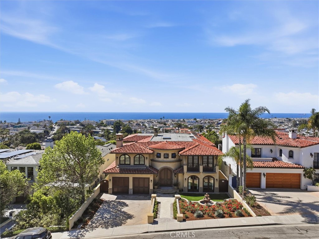 109 S Poinsettia Avenue