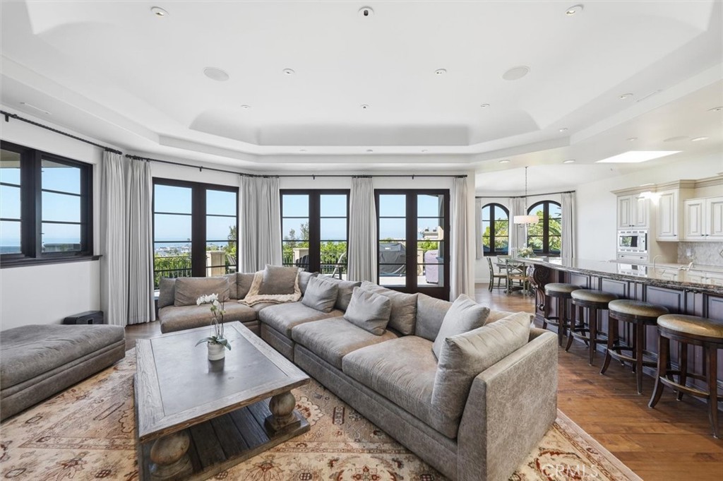 109 S Poinsettia Avenue