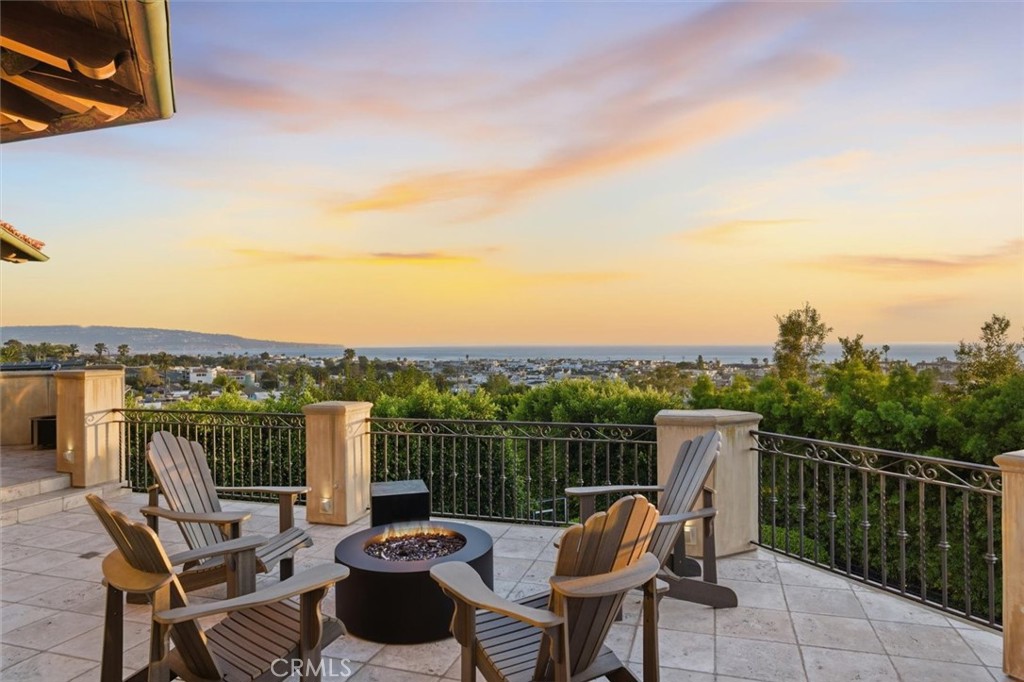 109 S Poinsettia Avenue