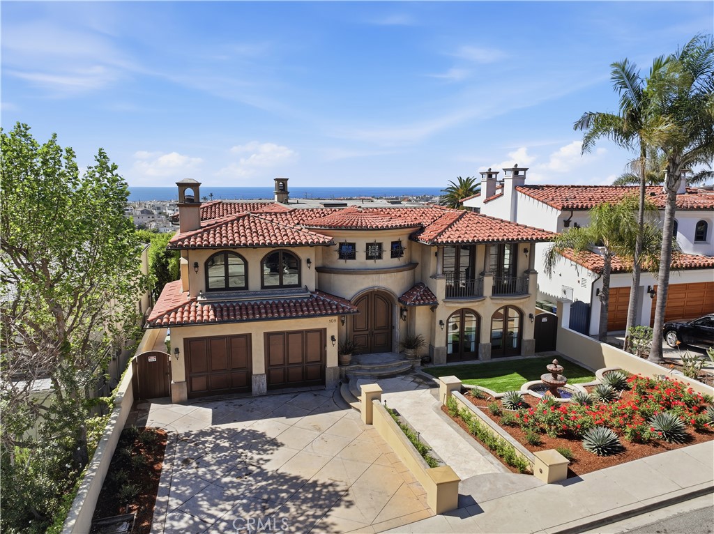 109 S Poinsettia Avenue