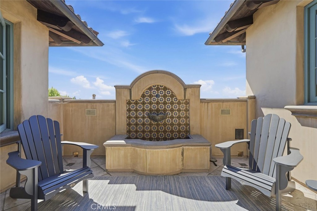 109 S Poinsettia Avenue