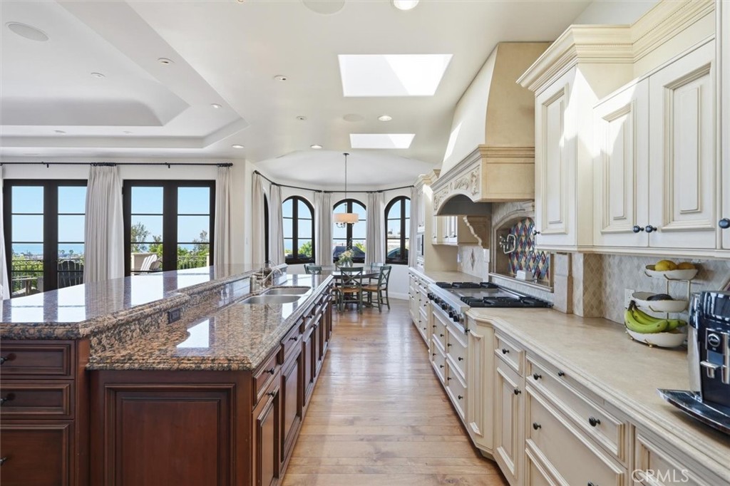 109 S Poinsettia Avenue