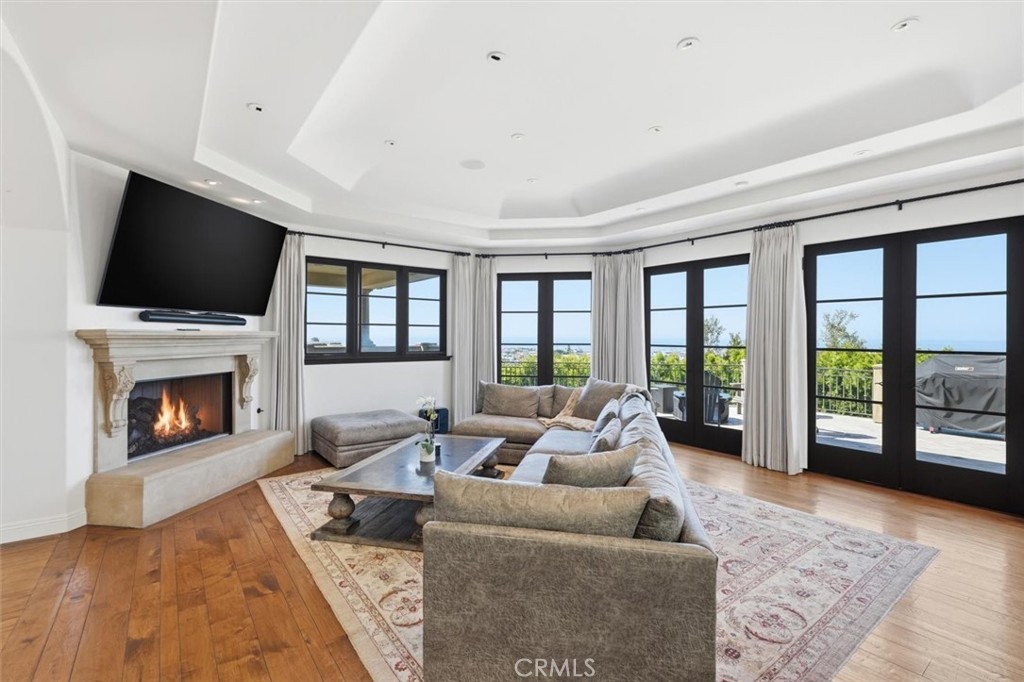 109 S Poinsettia Avenue