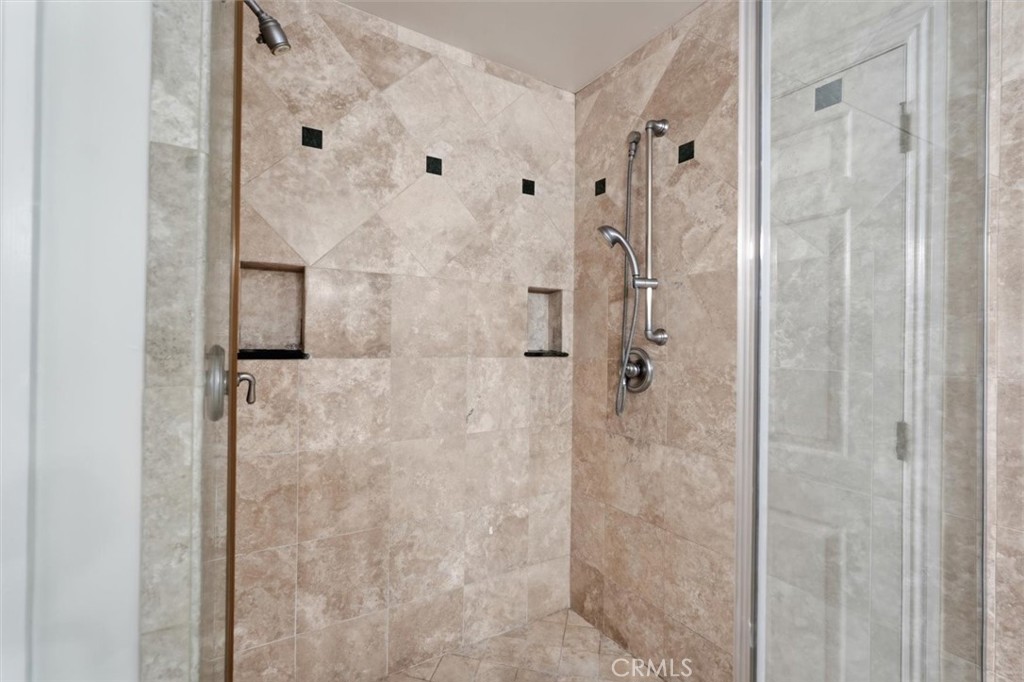 1738 Manhattan Avenue