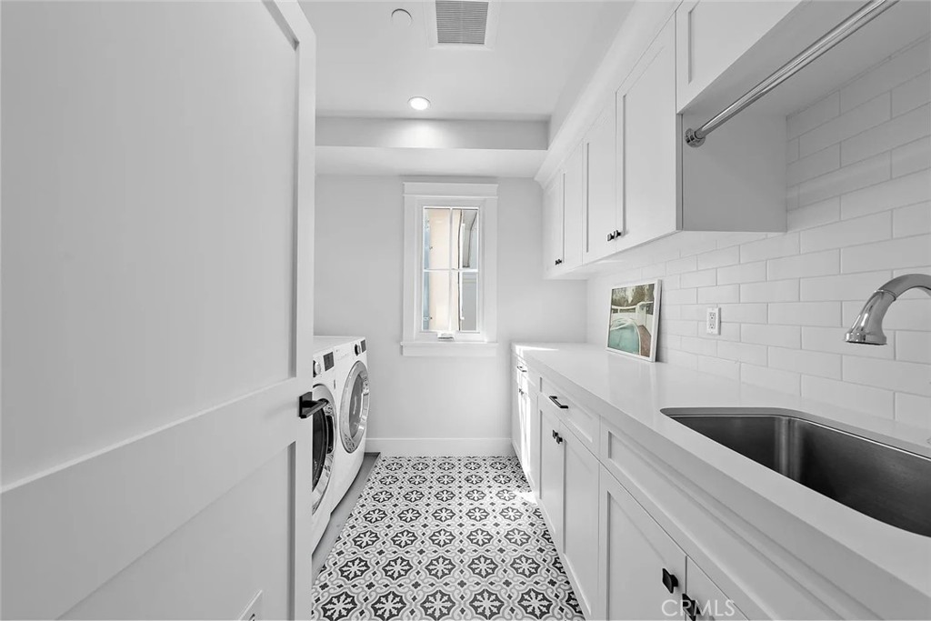309 Crest Drive