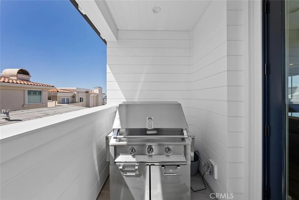 309 Crest Drive