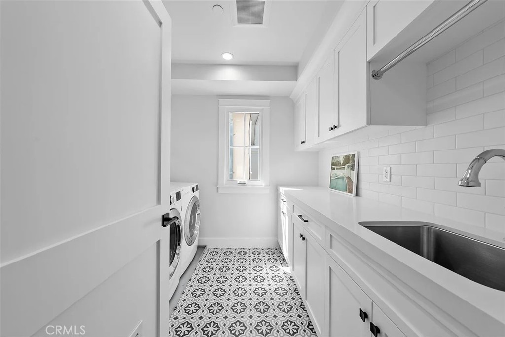 309 Crest Drive