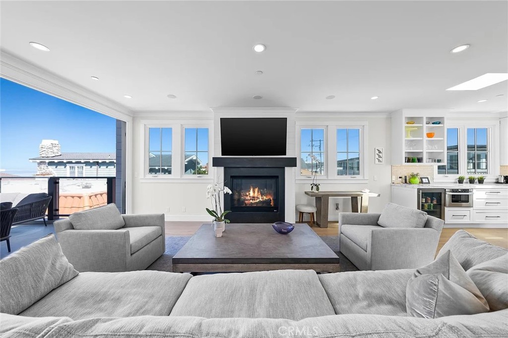 309 Crest Drive