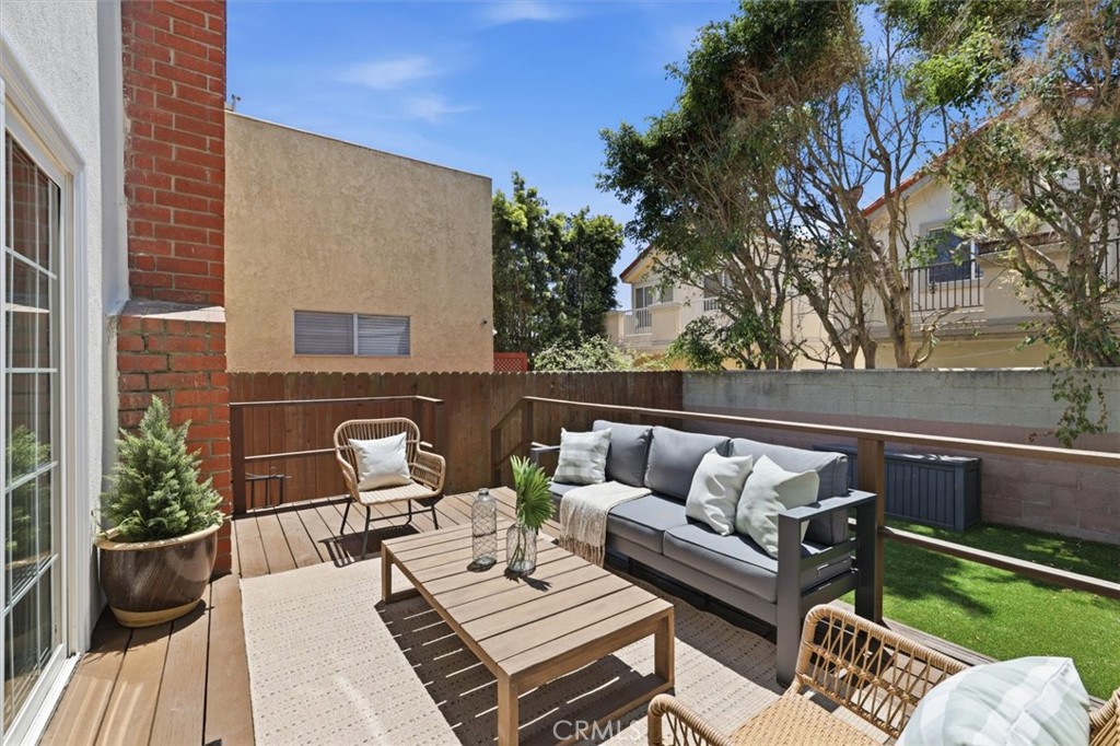 1609 Carver Street