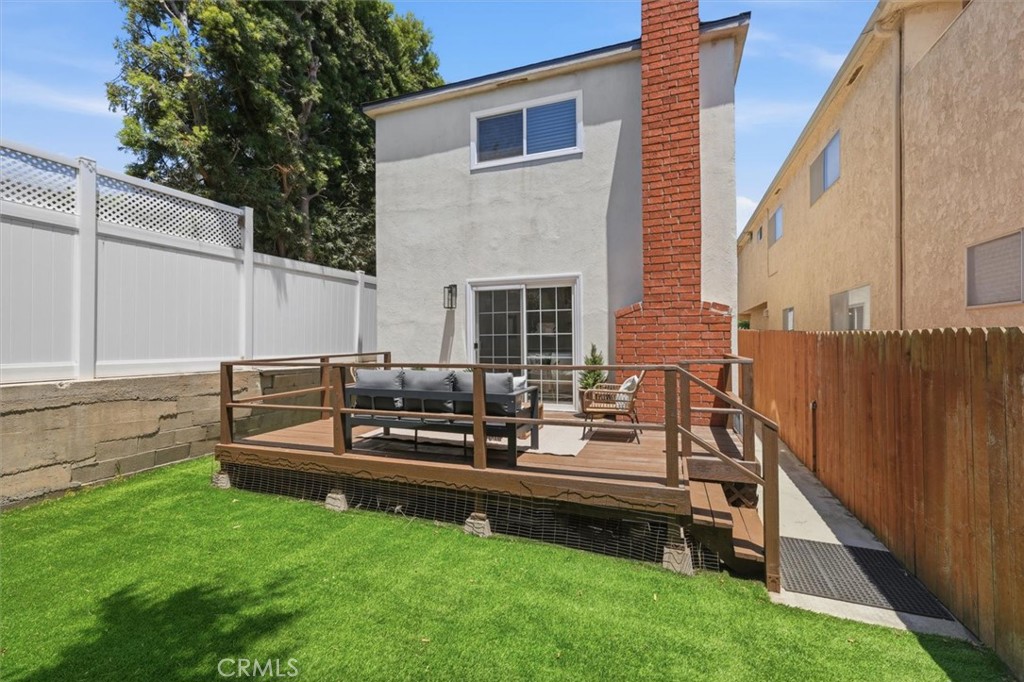 1609 Carver Street