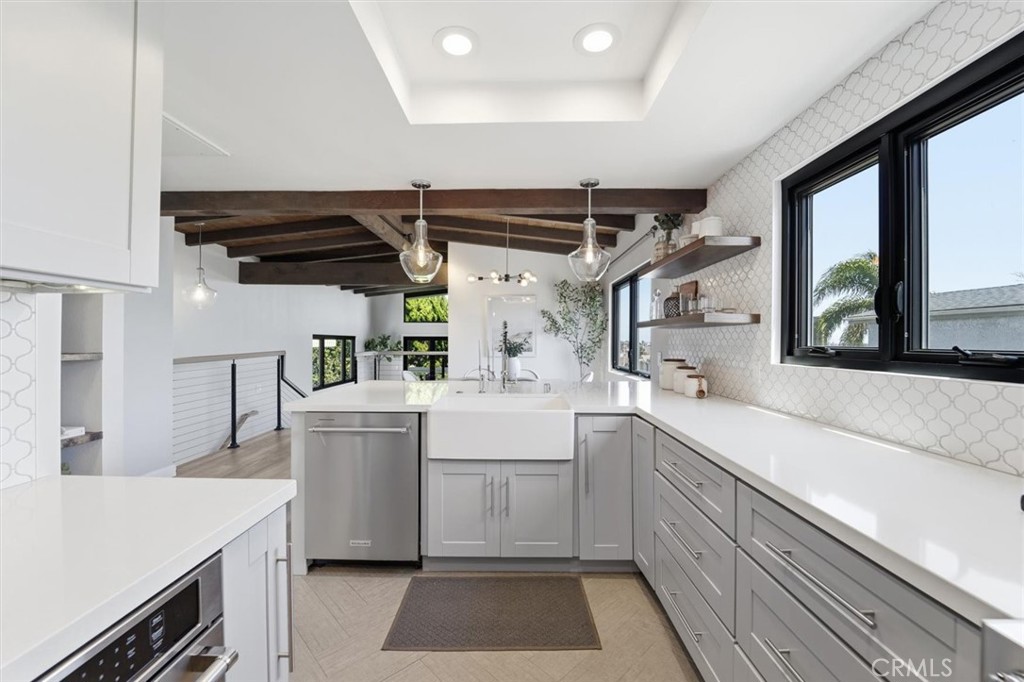 1610 Carver