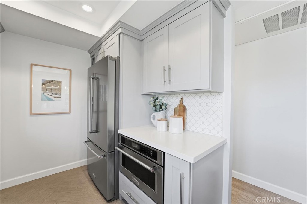 1610 Carver