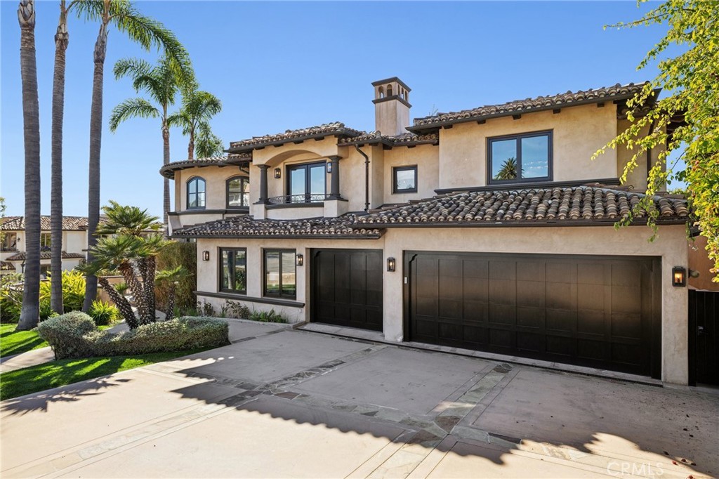 215 S Poinsettia