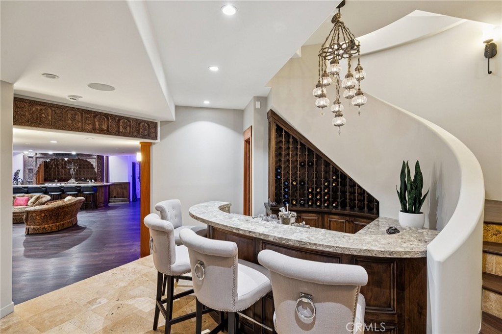 215 S Poinsettia