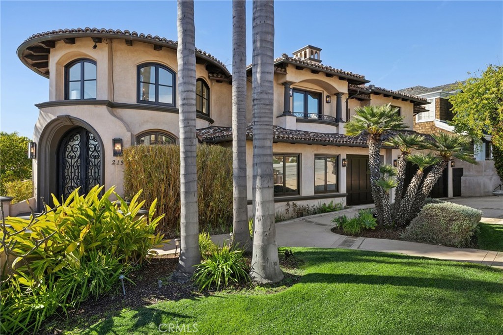 215 S Poinsettia