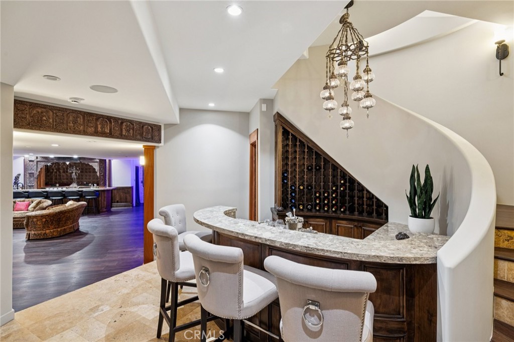 215 S Poinsettia