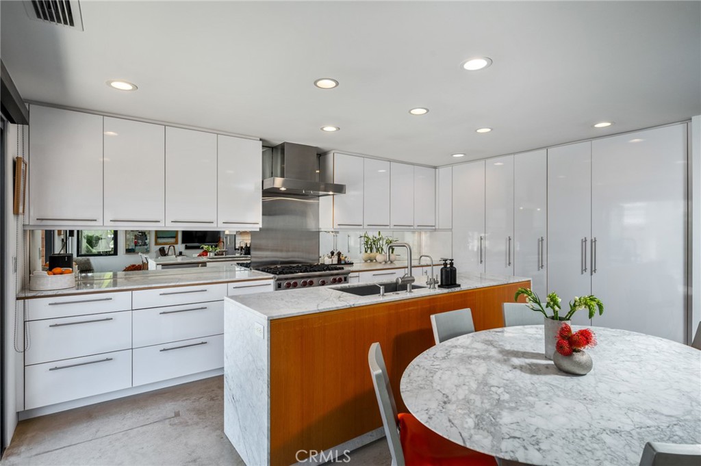 324 6th Street