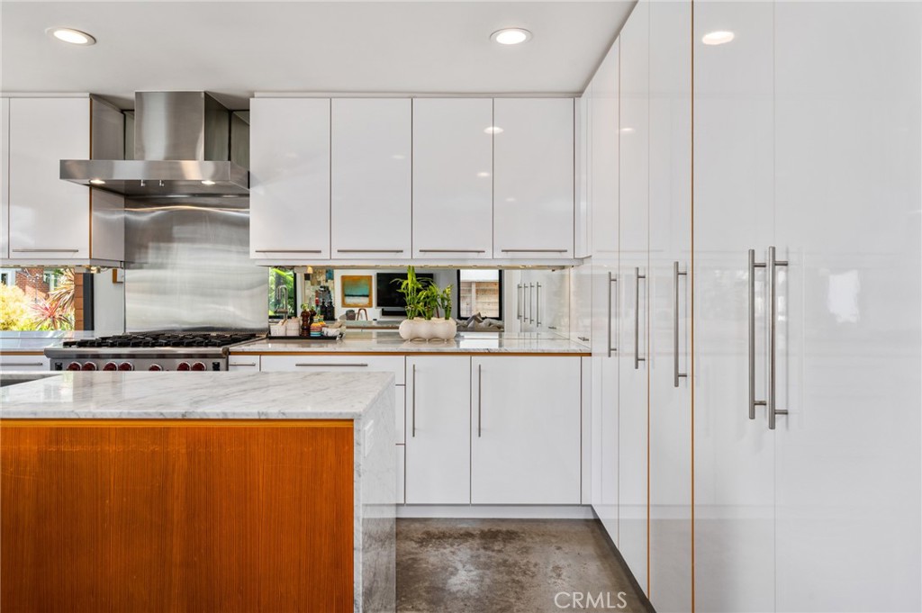 324 6th Street