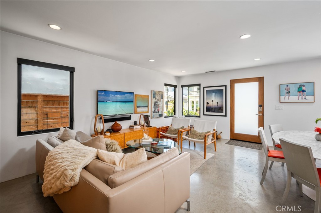324 6th Street